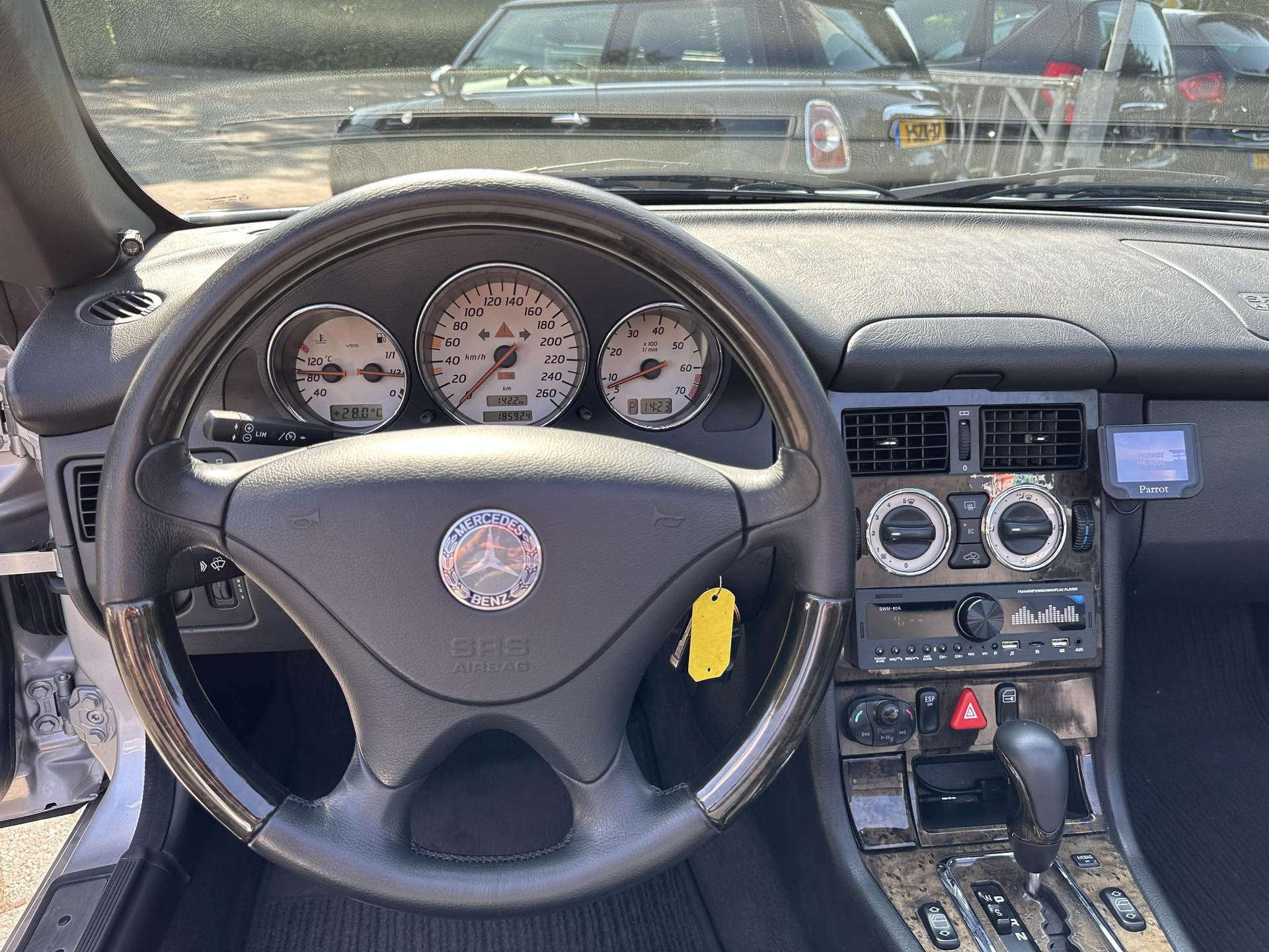 40023189-17.jpg