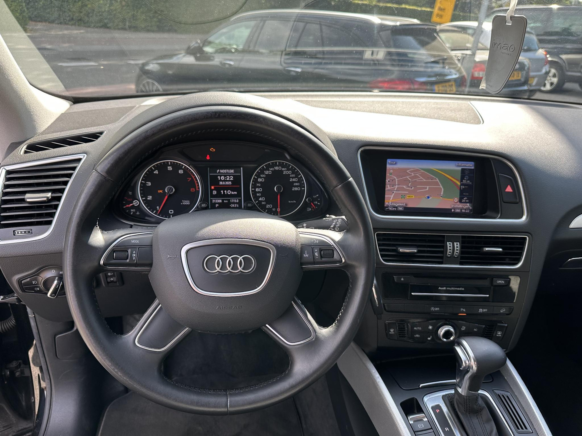 47168917-15.jpg