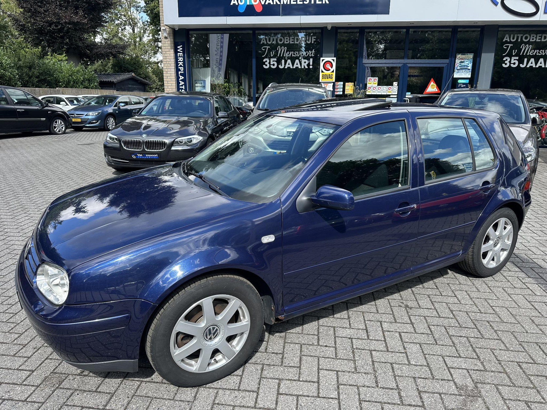 47309845-1.jpg