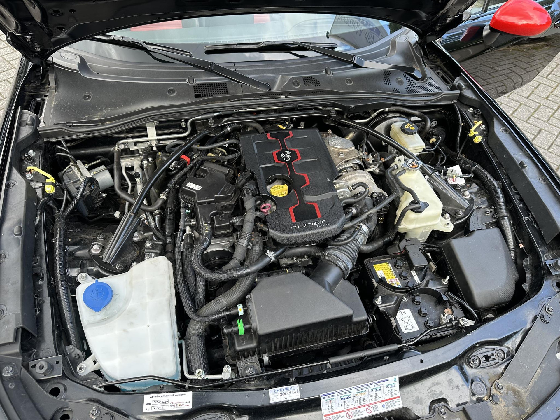 53528314-27.jpg