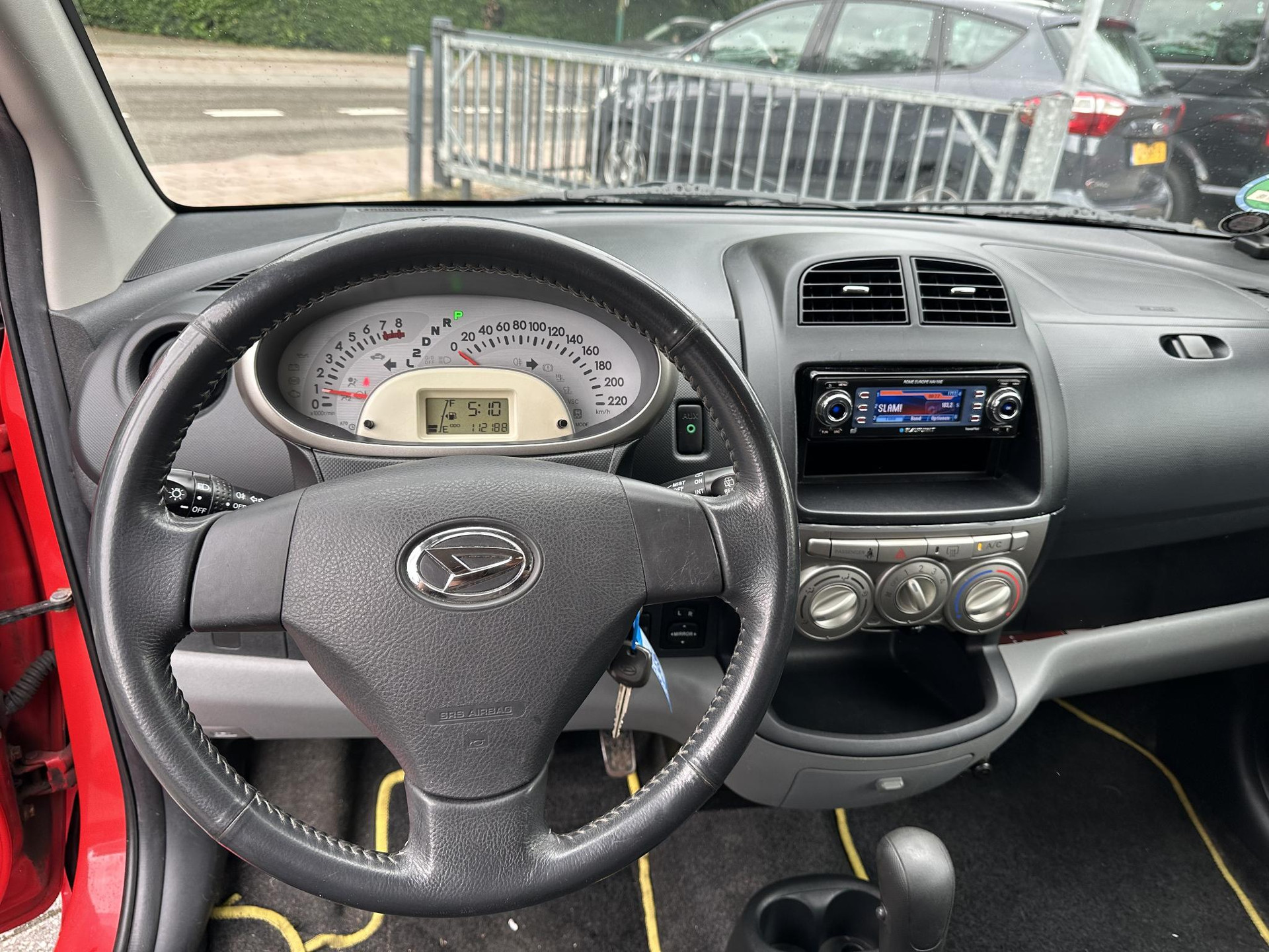 54129821-16.jpg