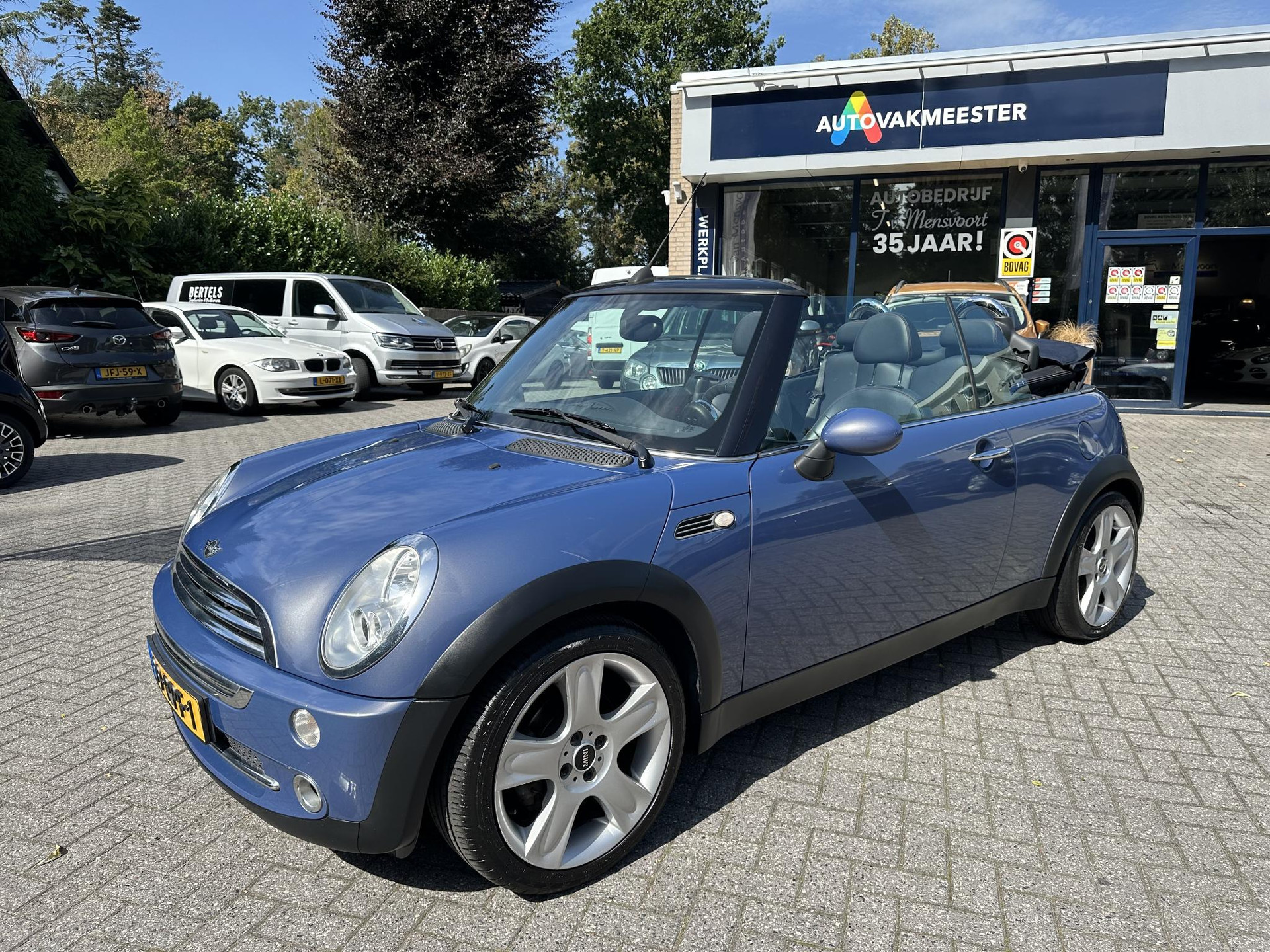 56518454-1.jpg